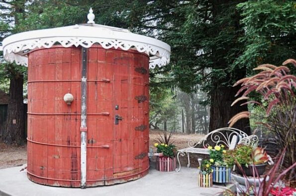 50 красивых и комфортных уличных туалетов для садового участка | Живу ...